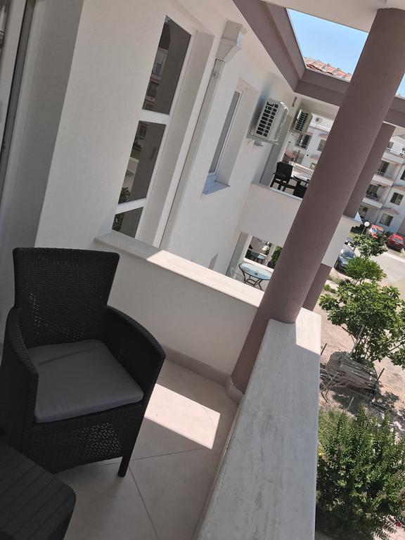 Apartments Harris Ulcinj Exterior photo